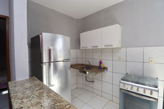 Cozinha de apartamento para alugar com 2 quartos, 80m² em Itapuã, Salvador