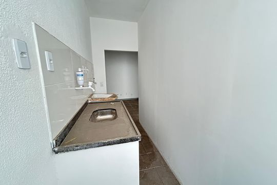Cozinha e área de serviço de kitnet/studio para alugar com 1 quarto, 25m² em Pilares, Rio de Janeiro
