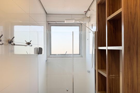Banheiro Social de apartamento à venda com 2 quartos, 56m² em Vila Planalto, São Bernardo do Campo