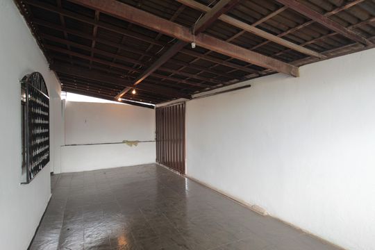 Garagem de casa para alugar com 2 quartos, 90m² em Floramar, Belo Horizonte