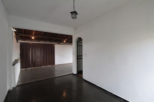 Garagem de casa para alugar com 2 quartos, 90m² em Floramar, Belo Horizonte