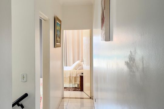 Corredor interno  de casa para alugar com 3 quartos, 132m² em Morros, Guarulhos