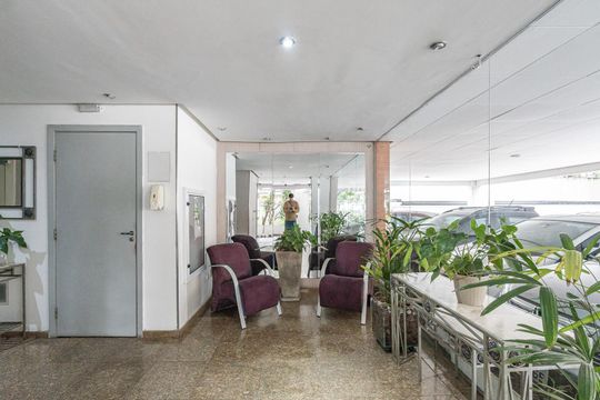 Hall de apartamento para alugar com 3 quartos, 75m² em Vila Gumercindo, São Paulo