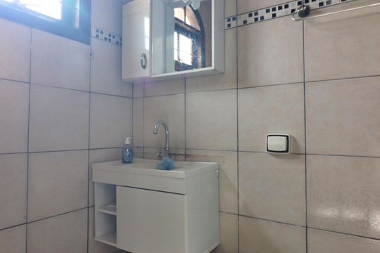 Banheiro da Suíte 2 de casa para alugar com 2 quartos, 100m² em Chácara Rialto, São Bernardo do Campo