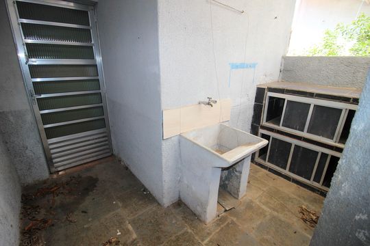 Casa 2 - Área de serviço de casa para alugar com 3 quartos, 230m² em Vila Leao, Sorocaba