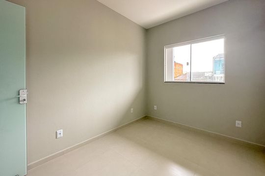 Quarto  de apartamento para alugar com 1 quarto, 30m² em São João do Rio Vermelho, Florianópolis