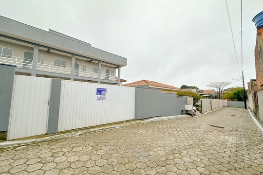 Vista da Rua de apartamento para alugar com 1 quarto, 30m² em São João do Rio Vermelho, Florianópolis