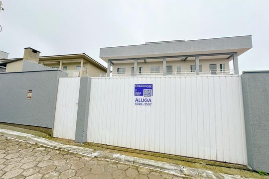 Fachada de apartamento para alugar com 1 quarto, 30m² em São João do Rio Vermelho, Florianópolis