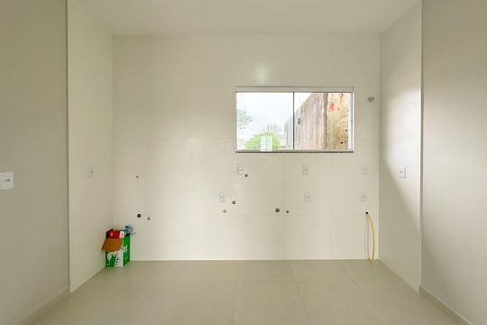 Cozinha de apartamento para alugar com 1 quarto, 30m² em São João do Rio Vermelho, Florianópolis