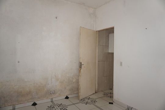 Quarto de casa para alugar com 1 quarto, 32m² em Jardim Guaruja, Embu das Artes