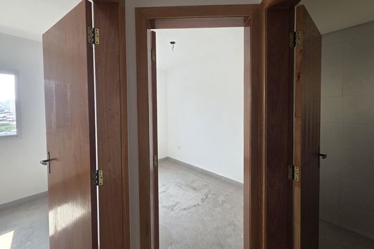 Corredor de apartamento para alugar com 2 quartos, 55m² em Parque Oratório, Santo André