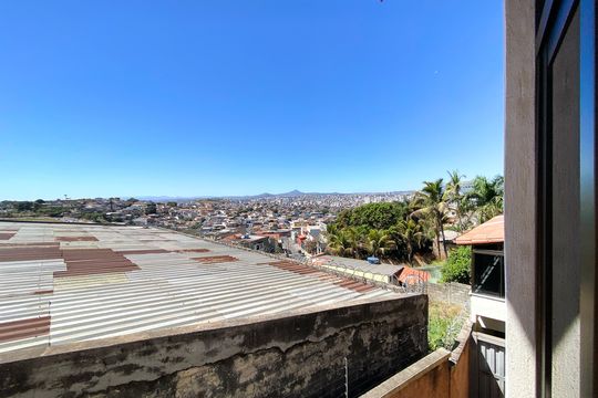 Vista Quarto 3 de casa de condomínio à venda com 4 quartos, 150m² em Nova Cachoeirinha, Belo Horizonte