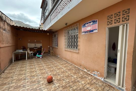Quintal de casa à venda com 2 quartos, 90m² em Encantado, Rio de Janeiro
