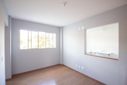 Sala de apartamento para alugar com 2 quartos, 47m² em João Pinheiro, Belo Horizonte