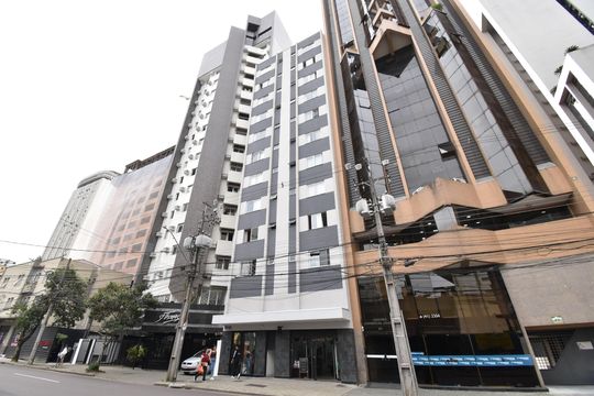 Fachada de kitnet/studio para alugar com 1 quarto, 38m² em Centro, Curitiba