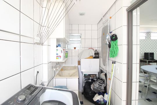 Área de Serviço de casa para alugar com 3 quartos, 200m² em Vila Jacuí, São Paulo