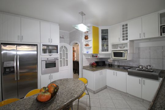 Cozinha de casa para alugar com 3 quartos, 200m² em Vila Jacuí, São Paulo