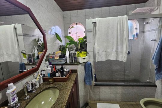Casa à venda com 4 quartos, 330m² em Interlagos, São Paulo