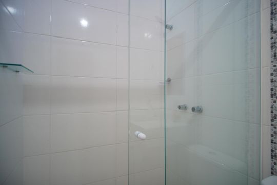 Banheiro Social de casa para alugar com 3 quartos, 140m² em Parque Santa Fé, Porto Alegre