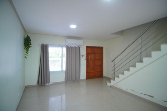 Casa para alugar com 3 quartos, 140m² em Parque Santa Fé, Porto Alegre