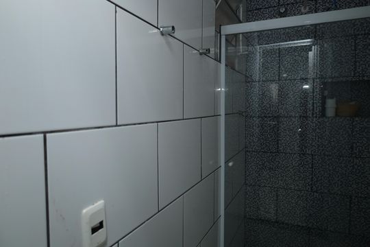Banheiro de casa para alugar com 2 quartos, 70m² em Conjunto Habitacional A. E. Carvalho, São Paulo