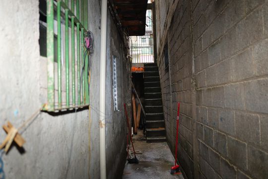 Corredor de casa para alugar com 2 quartos, 70m² em Conjunto Habitacional A. E. Carvalho, São Paulo