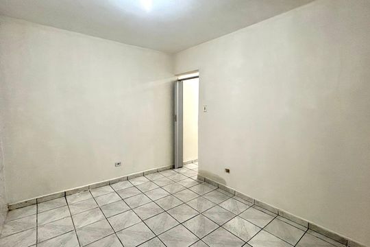 Quarto de casa para alugar com 1 quarto, 40m² em Jardim Normandia, Guarulhos
