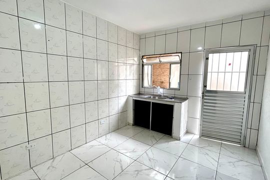 Cozinha de casa para alugar com 1 quarto, 40m² em Jardim Normandia, Guarulhos