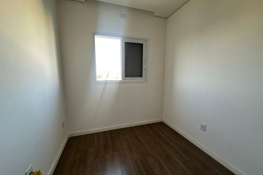 Quarto 2 de casa à venda com 5 quartos, 289m² em Jardim Maria Helena, Barueri