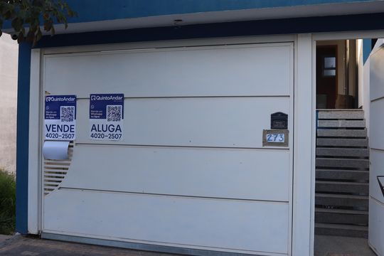 Fachada de casa à venda com 5 quartos, 289m² em Jardim Maria Helena, Barueri