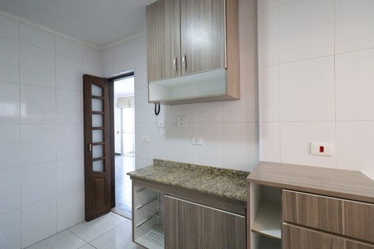 Cozinha de apartamento para alugar com 3 quartos, 63m² em Jardim Taquaral, São Paulo