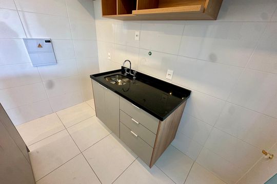 Cozinha de apartamento para alugar com 1 quarto, 49m² em Jardim das Acacias, São Paulo