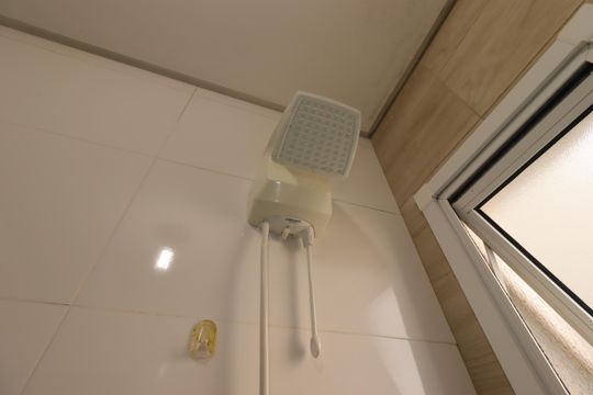 Banheiro da Suíte 2 - Chuveiro de apartamento à venda com 2 quartos, 120m² em Jardim Stella, Santo André