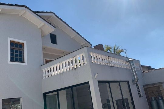 Fachada de casa à venda com 4 quartos, 420m² em Parque dos Passaros, São Bernardo do Campo