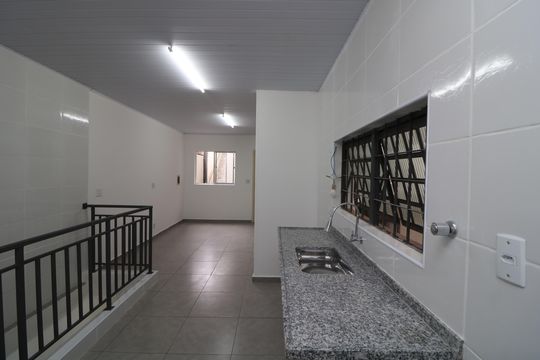 Cozinha de casa para alugar com 2 quartos, 53m² em Vila Bela, São Paulo