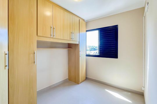 Quarto 1 de apartamento para alugar com 2 quartos, 51m² em Conjunto Residencial Vista Verde, São Paulo