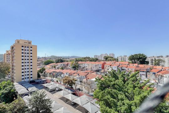 Vista Quarto 1 de apartamento para alugar com 2 quartos, 51m² em Conjunto Residencial Vista Verde, São Paulo