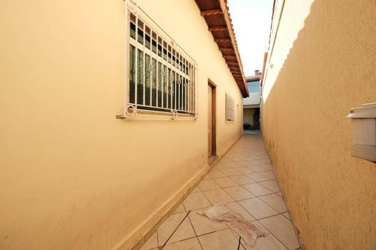 Garagem de casa para alugar com 4 quartos, 300m² em Jardim Triana, São Paulo