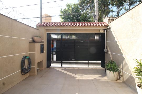 Garagem de casa para alugar com 3 quartos, 160m² em Vila Roque, São Paulo