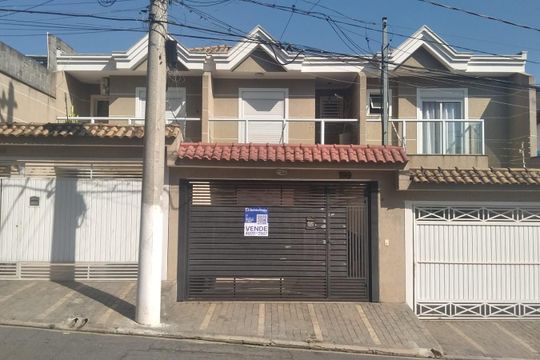 Fachada de casa para alugar com 3 quartos, 160m² em Vila Roque, São Paulo