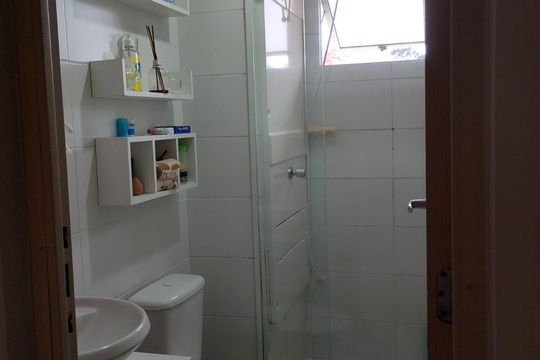 Banheiro Social de apartamento à venda com 2 quartos, 44m² em Campo de Santana, Curitiba