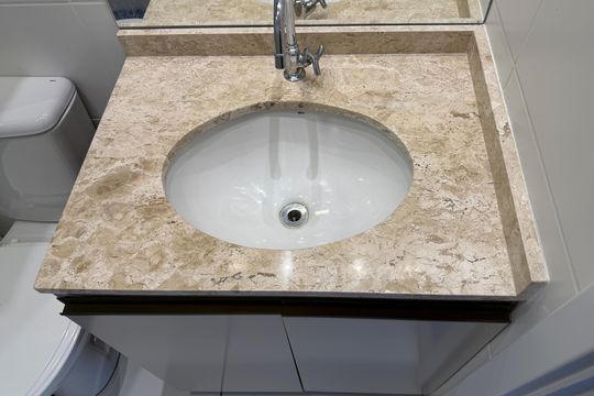 Banheiro Social de apartamento para alugar com 2 quartos, 63m² em Marapé, Santos