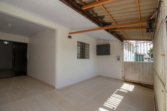 Área externa de casa para alugar com 3 quartos, 150m² em Taquatinga Norte, Brasília