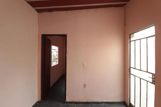 Sala de casa para alugar com 2 quartos, 46m² em Jardim dos Comerciários, Belo Horizonte