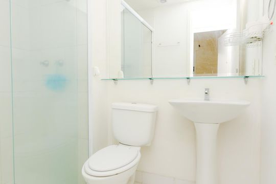 Banheiro de apartamento para alugar com 2 quartos, 50m² em Centro, Guarulhos
