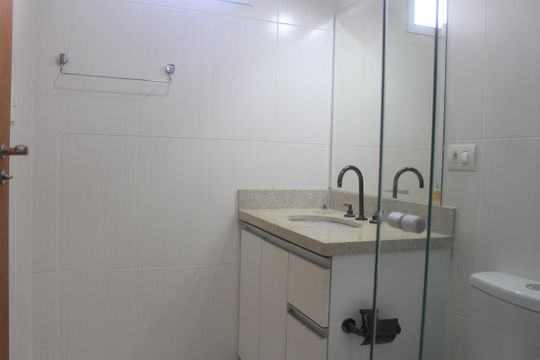 Banheiro da Suíte 1 de apartamento à venda com 3 quartos, 130m² em Barcelona, São Caetano do Sul