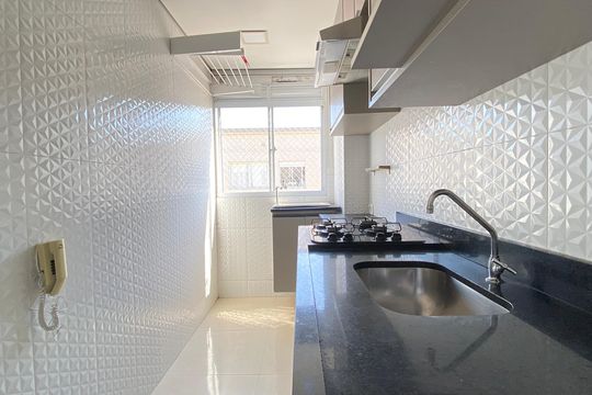 Cozinha - Área de Serviço de apartamento para alugar com 2 quartos, 42m² em Jardim Boa Vista (zona Oeste), Osasco