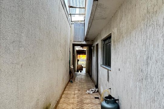 Corredor de casa para alugar com 2 quartos, 90m² em Jardim Santo André, Santo André