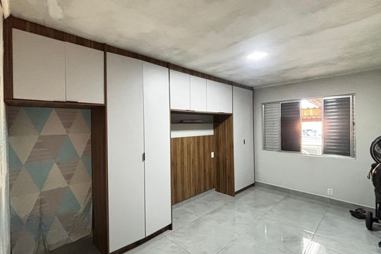 Quarto 1 de casa para alugar com 2 quartos, 90m² em Jardim Santo André, Santo André