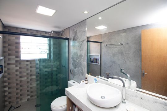 Banheiro  de apartamento à venda com 2 quartos, 69m² em Recanto Bom Jesus, Guarulhos